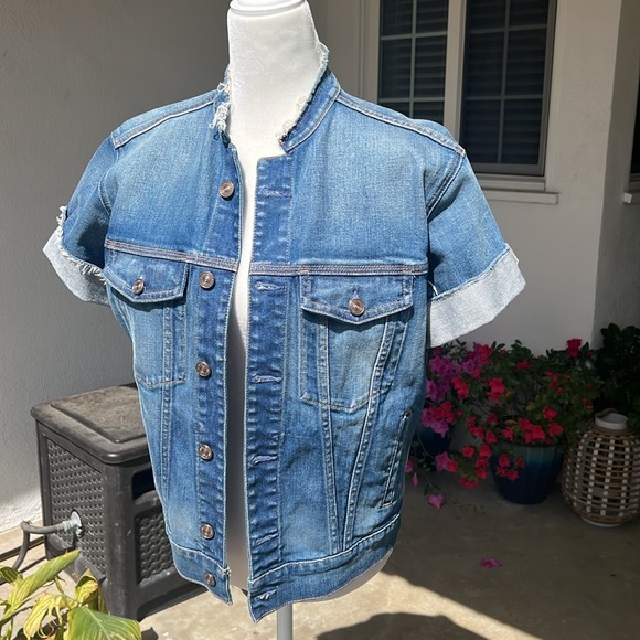 7 For All Mankind Short Sleeves Denim Jacket NWOT - Picture 2 of 13